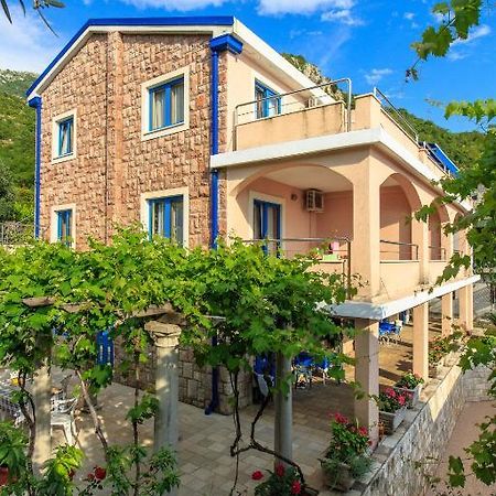 Apartmani Nica Светі-Стефан Екстер'єр фото