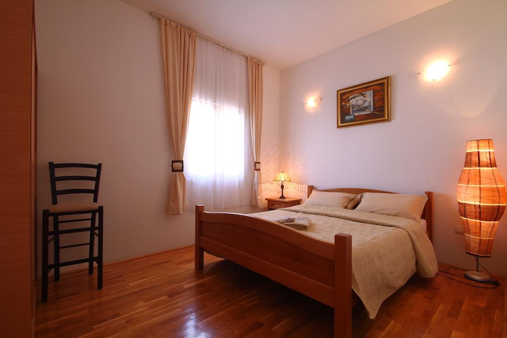 Apartmani Nica Светі-Стефан Екстер'єр фото